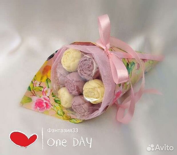 Шоколадные цветы в букетах