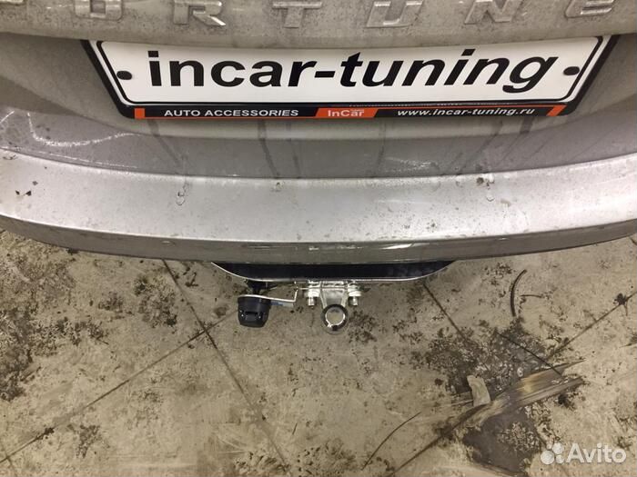 Фаркоп Toyota Fortuner 2005-2015