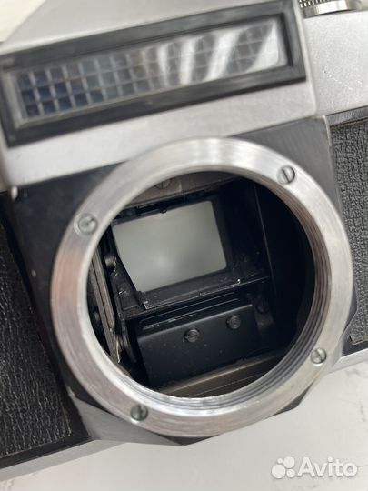 Фотоапарат Зенит-Е + объектив Гелиос 44-2