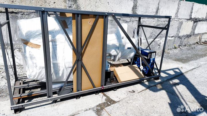 Мотор лодочный Suzuki DF200APX белый