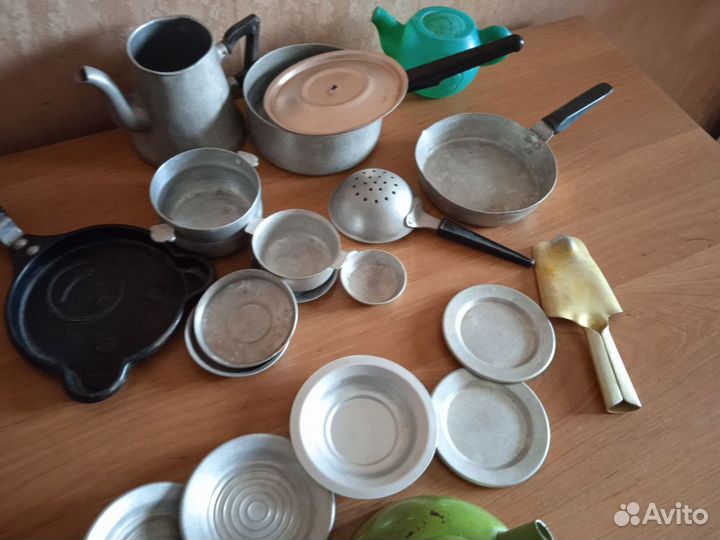 Заварочный чайник и посуда из алюминия