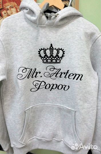 Вышивка на полотенце, халате, спецодежде