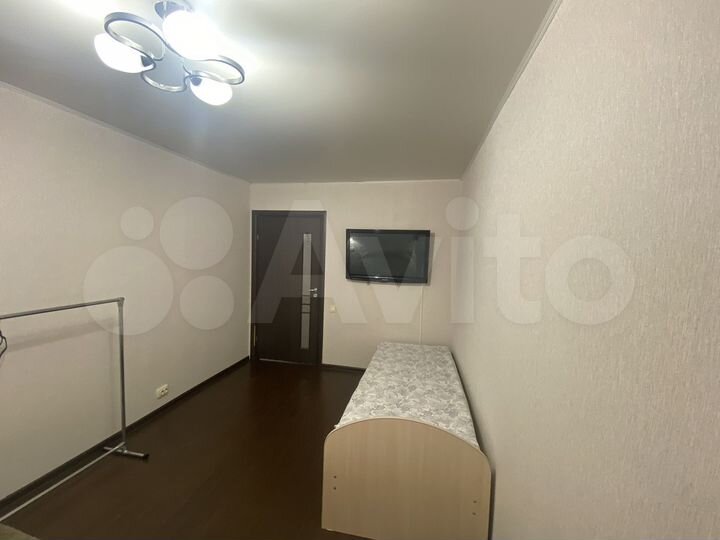 2-к. квартира, 57 м², 4/4 эт.