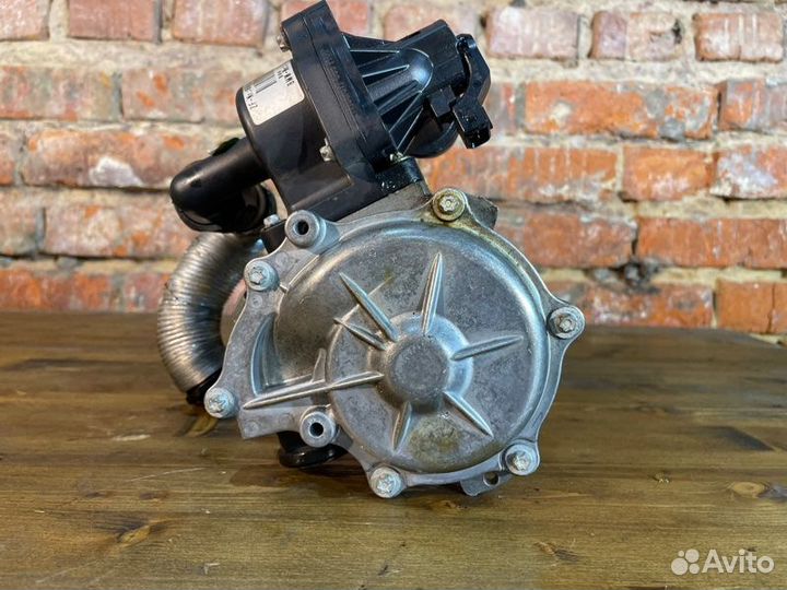 Помпа Bmw 3 E90 N46B20 VA2.0 2009 Rest