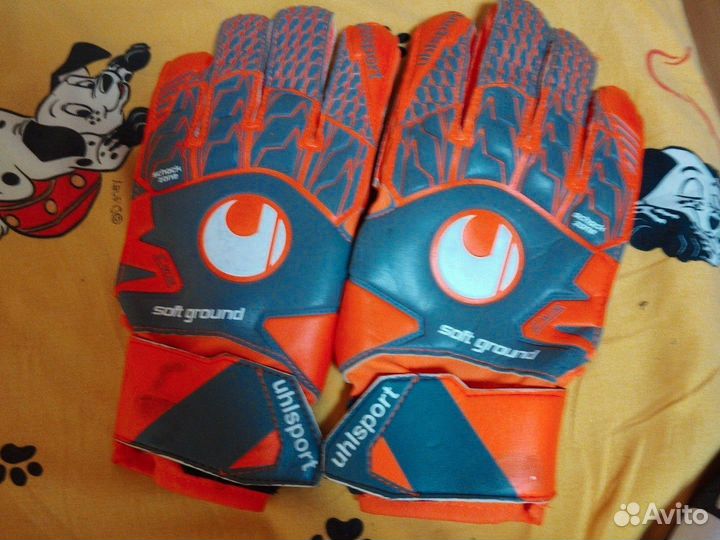 Вратарские перчатки