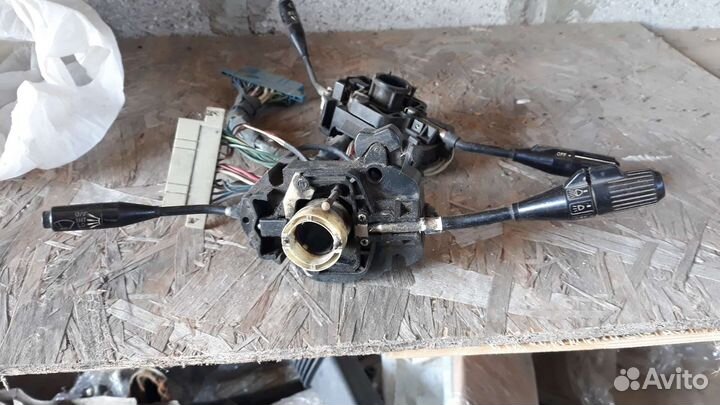 Подрулевой переключатель Toyota Crown ms110