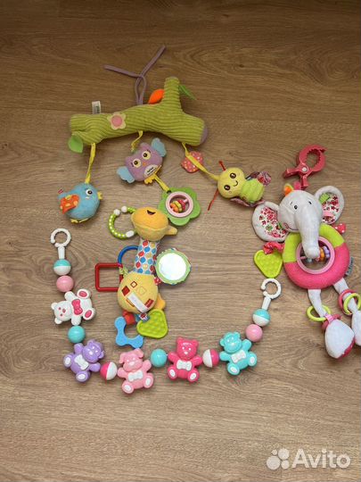 Детские игрушки для малыша пакетом 0-6 мес