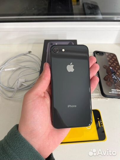 iPhone 8 64gb