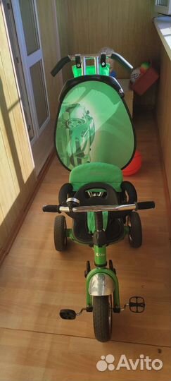Детский трёх колесный велосипед с ручкой