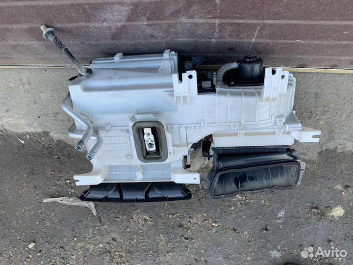 Mitsubishi Lancer 10 - Корпус печки