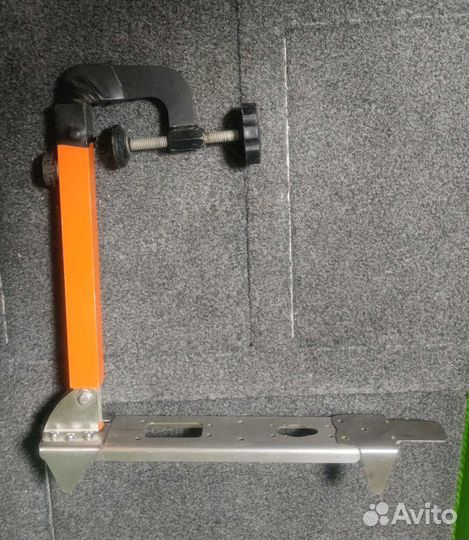 Струбцина для датчика эхолота