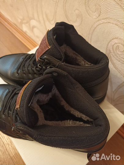 Зимние кроссовки Reebok 43