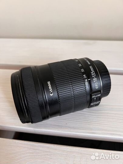 Объектив Canon EF-S 18-135mm f/3.5-5.6 IS