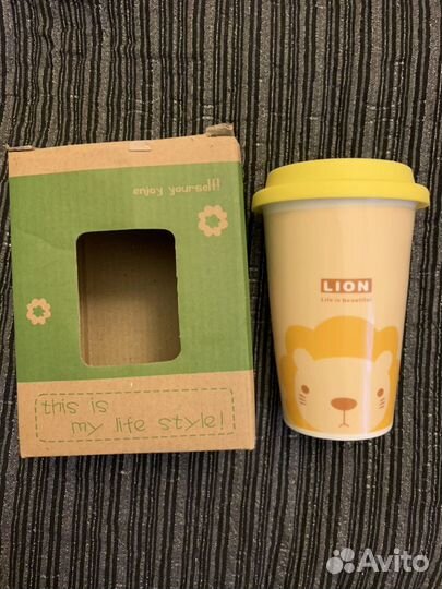 Керамическая кружка с силиконовой крышкой новая