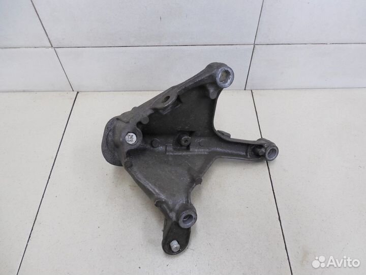 Кронштейн кпп левый Megane II 2002-2009