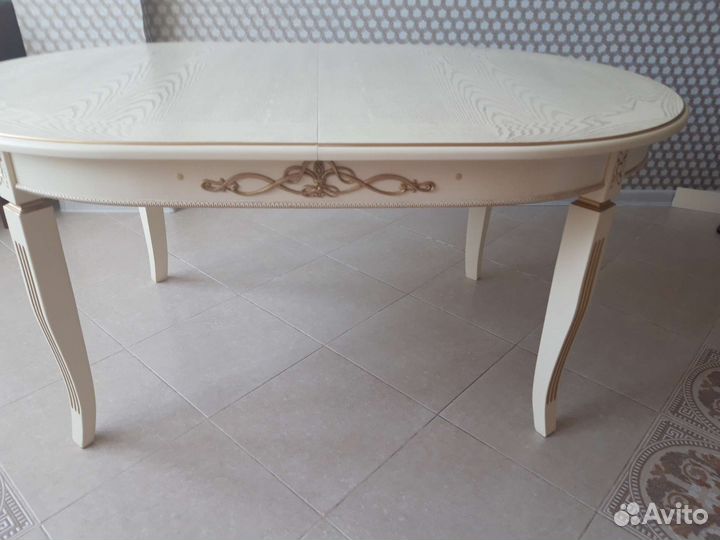 Кухонный стол