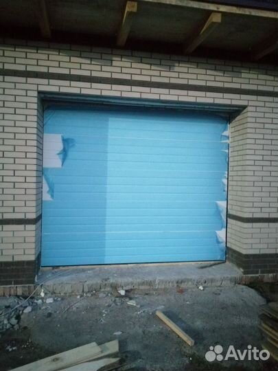 Секционные ворота