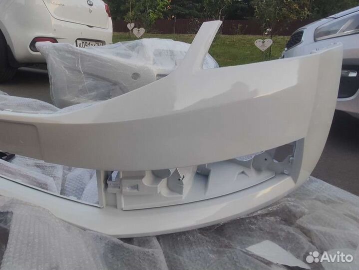 Skoda Octavia A7 бампер передний в цвет белый