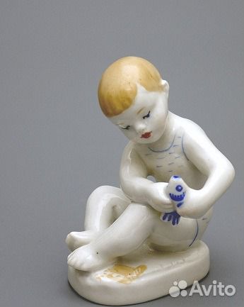 Статуэтки СССР ребенок с рыбкой фарфор