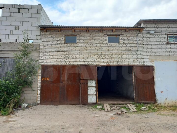 Гараж, > 30 м²