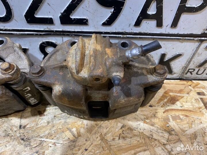 Суппорт тормозной передний Peugeot 307 SW 2004