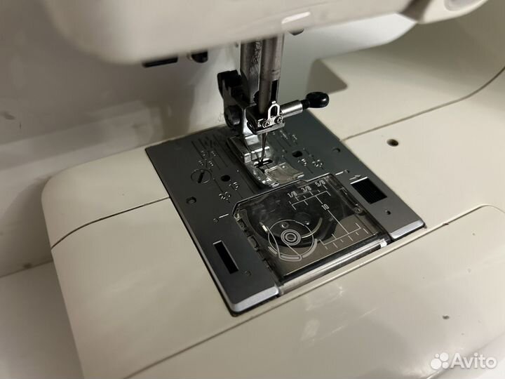 Швейная машина Janome Jet Platinum 760