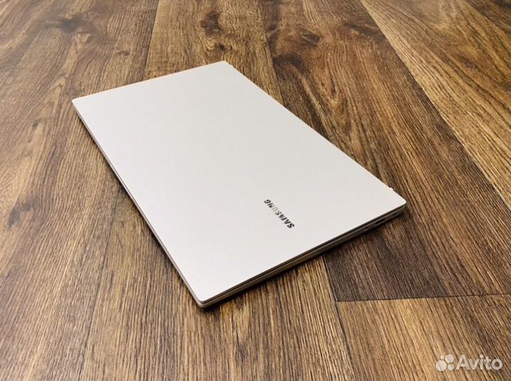 Ноутбук Samsung Book 2023г