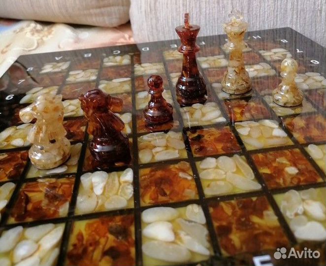 Шахматы янтарные