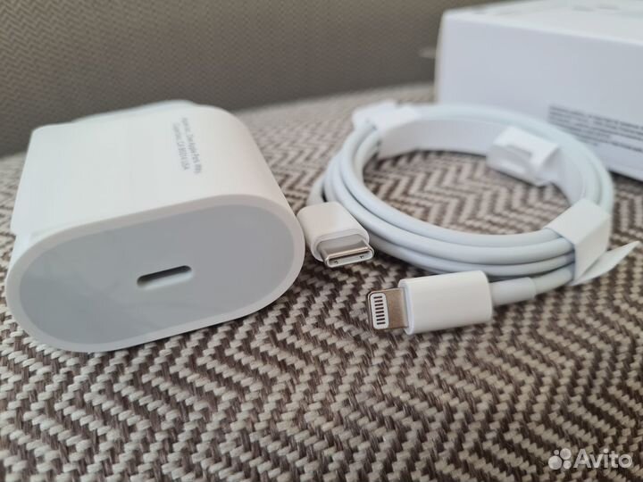 Зарядка на iPhone 20w