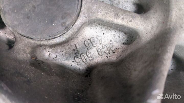 Ступица (кулак, цапфа) левая задняя Volkswagen Passat CC