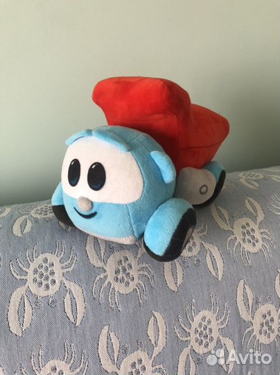 Игрушка лева грузовичок мягкая 24 см