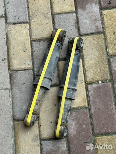 Стойки рено трафик