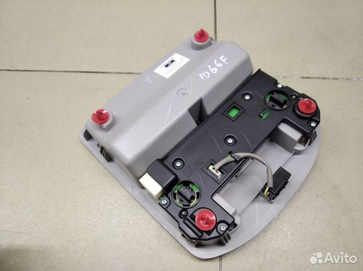 Плафон салонный Hi Lux 2015