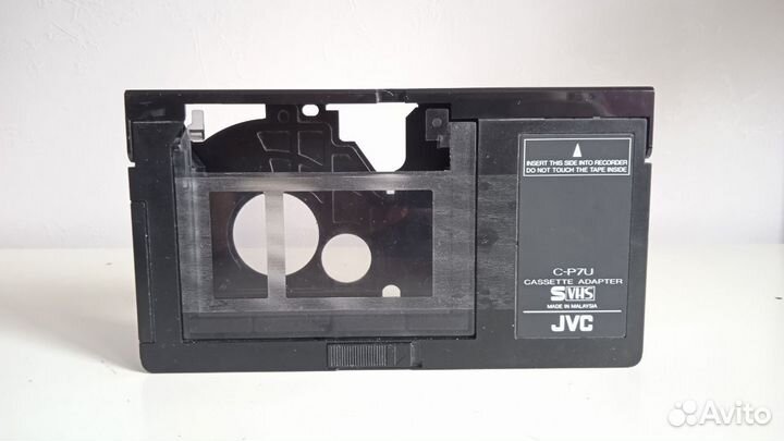 Видеомагнитофон Panasonic + кассетный адаптер VHS