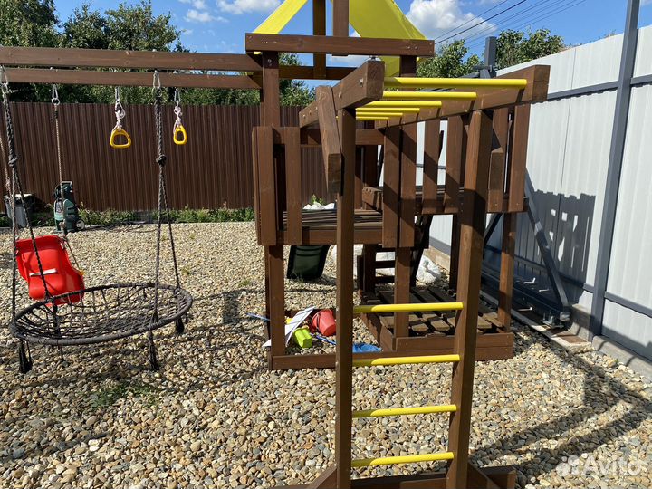 Детская спортивная площадка уличная