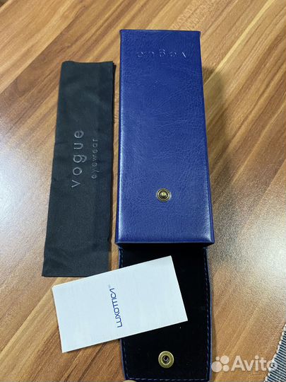 Оригинальные чехлы и футляры Voge,Armani Exchange