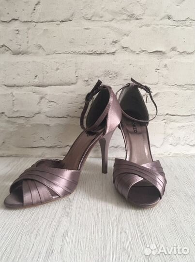 Новые атласные босоножки 37 размер