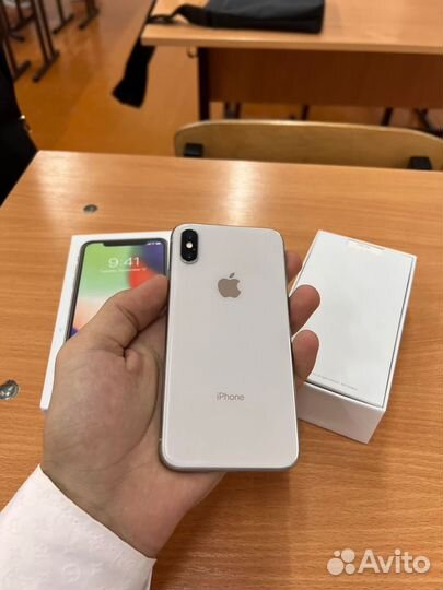 iPhone X, 64 ГБ