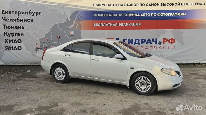 Обшивка потолка Nissan Primera (P12) 73910-AU011