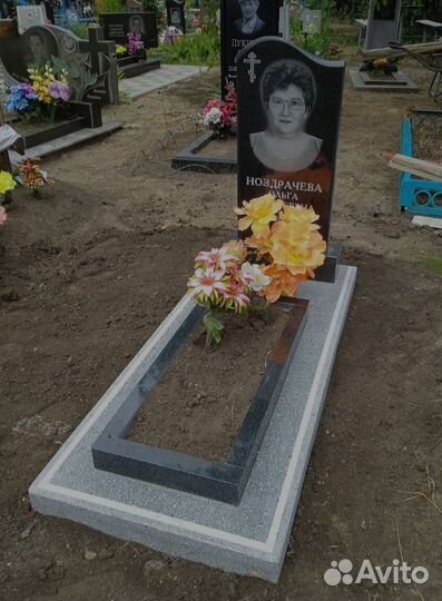 Памятники