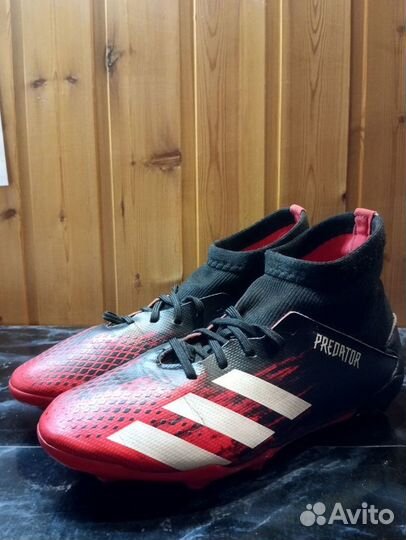 Футбольные бутсы Adidas Predator