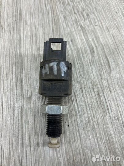 Датчик педали тормоза LADA Granta