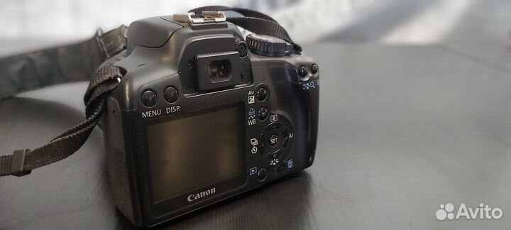 Зеркальный фотоаппарат canon 1000 D