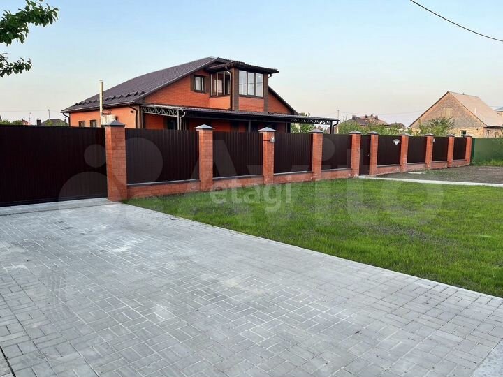 Дом 210 м² на участке 15 сот.