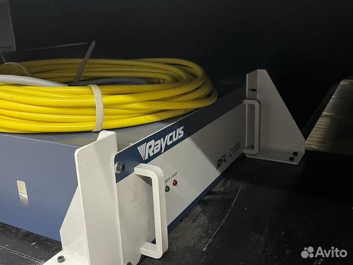 Оптоволоконный лазерный станок SM1500 W