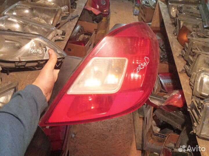 Задний правый фонарь opel corsa D