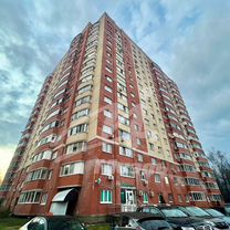 2-к. квартира, 70,8 м², 1/17 эт.