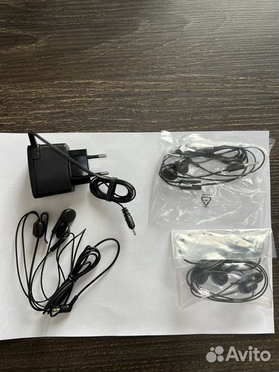 Гарнитура и зарядка нокиа