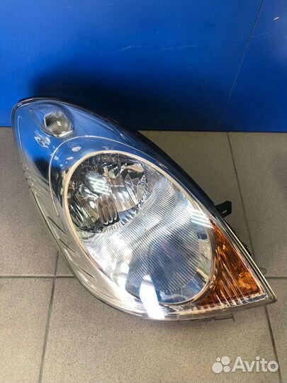 Фара правая Ниссан Ноте (ксенон)
