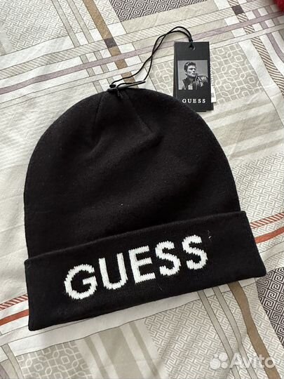 Мужская шапка Guess